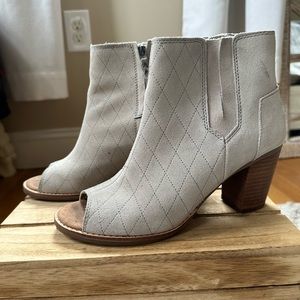 Tom’s 7.5 peep toe grey suede booties